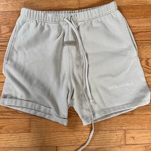 Fear of God Essentials Short Cream Tan 100% authentic Men’s Medium